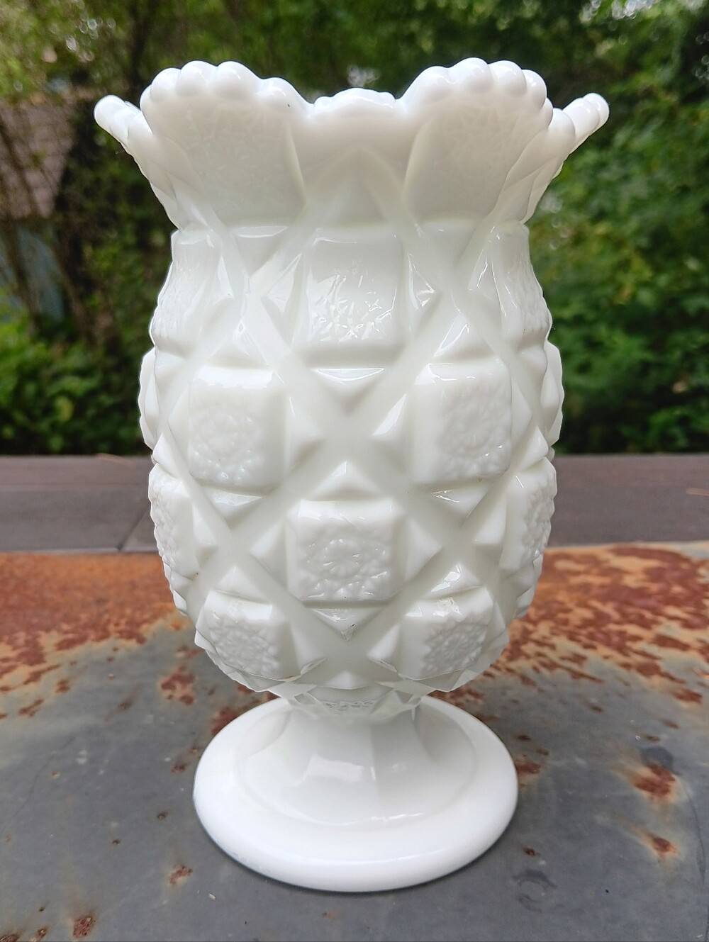 Westmoreland White Milk Glass Old Quilt Pineapple Design Celery Pedestal Vase 7"